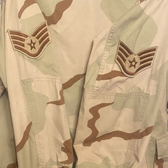 U.S. Air Force Desert Camouflage Utility Jacket - Picture 10 of 11